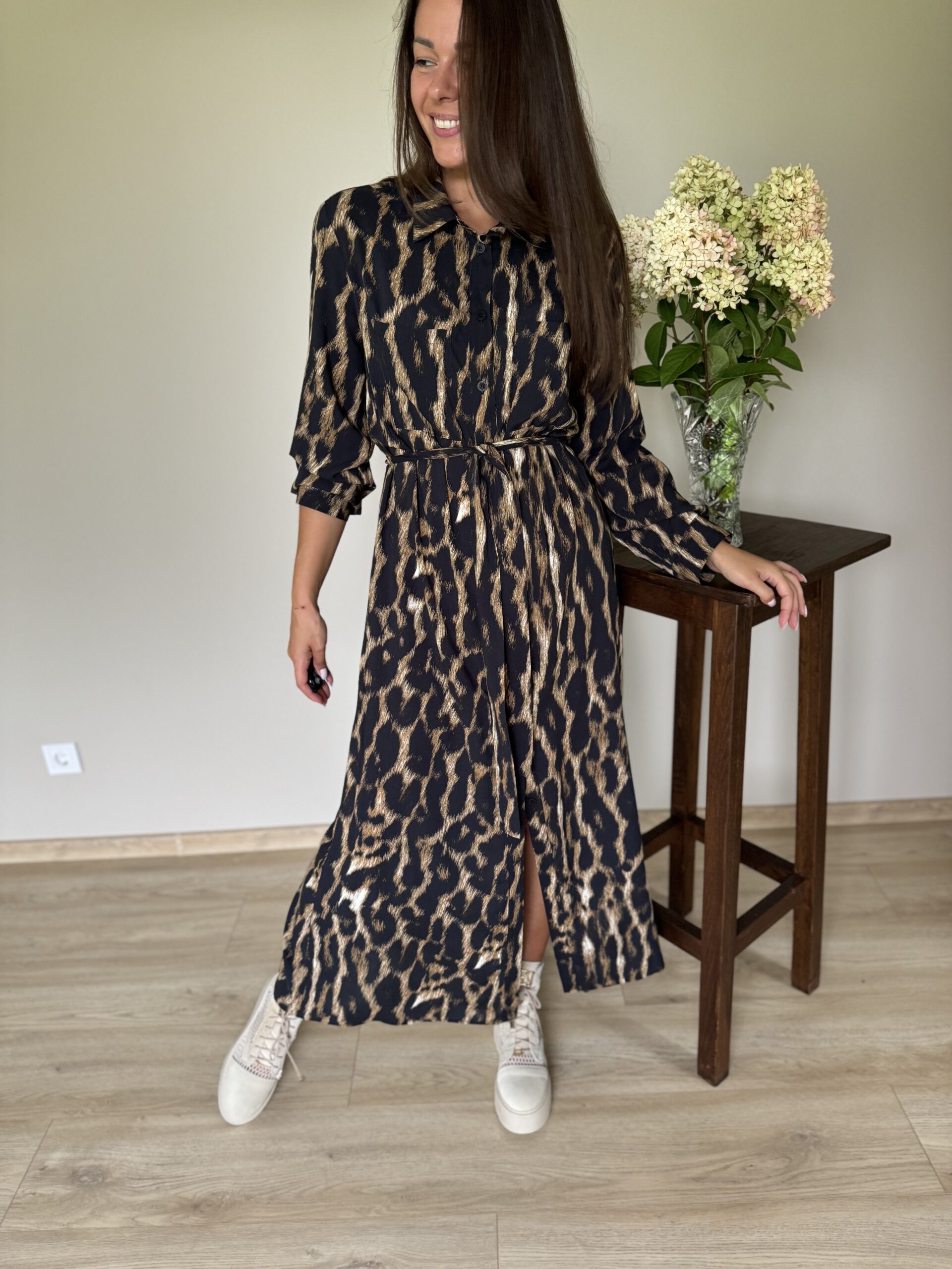 Viskozes leoparda kleita