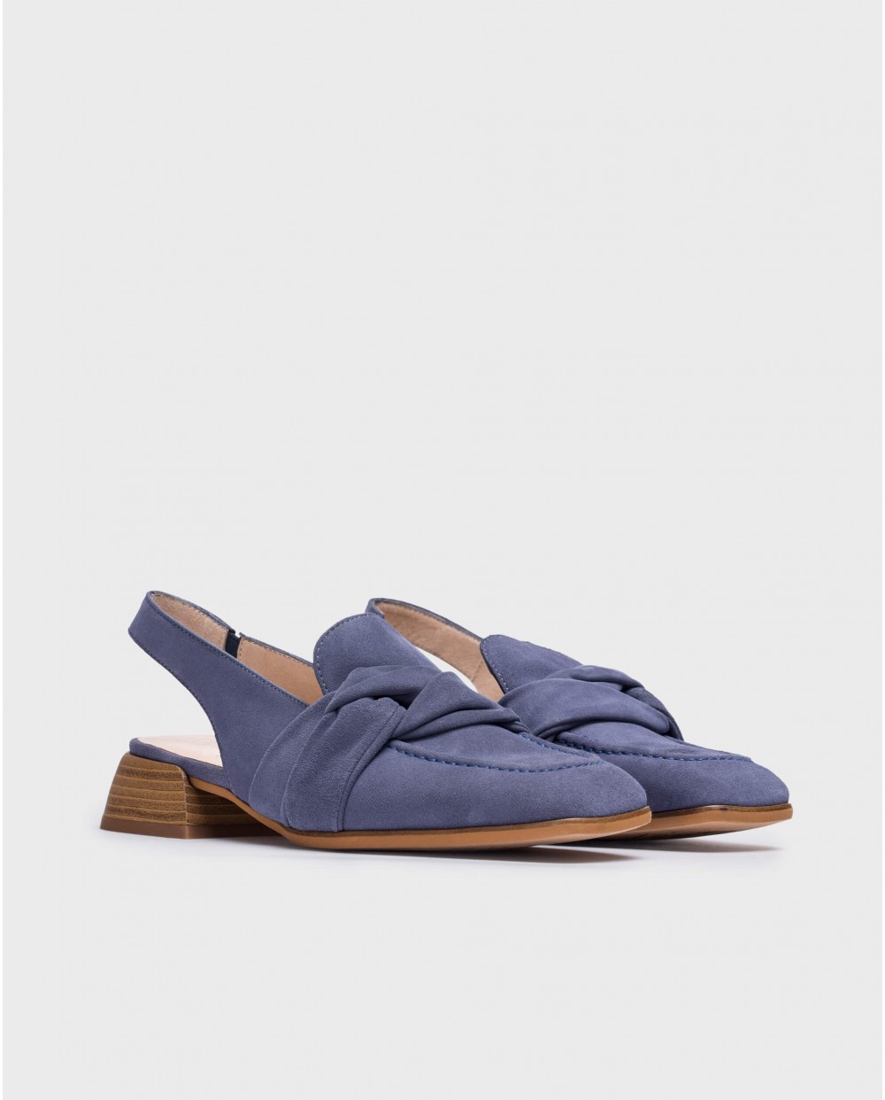 Dabīgas zamšādas kurpes ar atvērtiem papēžiem